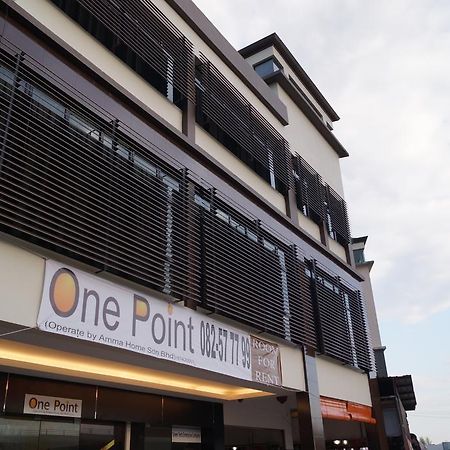 One Point Hotel Kuching Kültér fotó