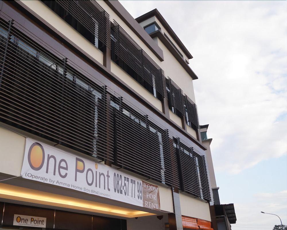 One Point Hotel Kuching Kültér fotó
