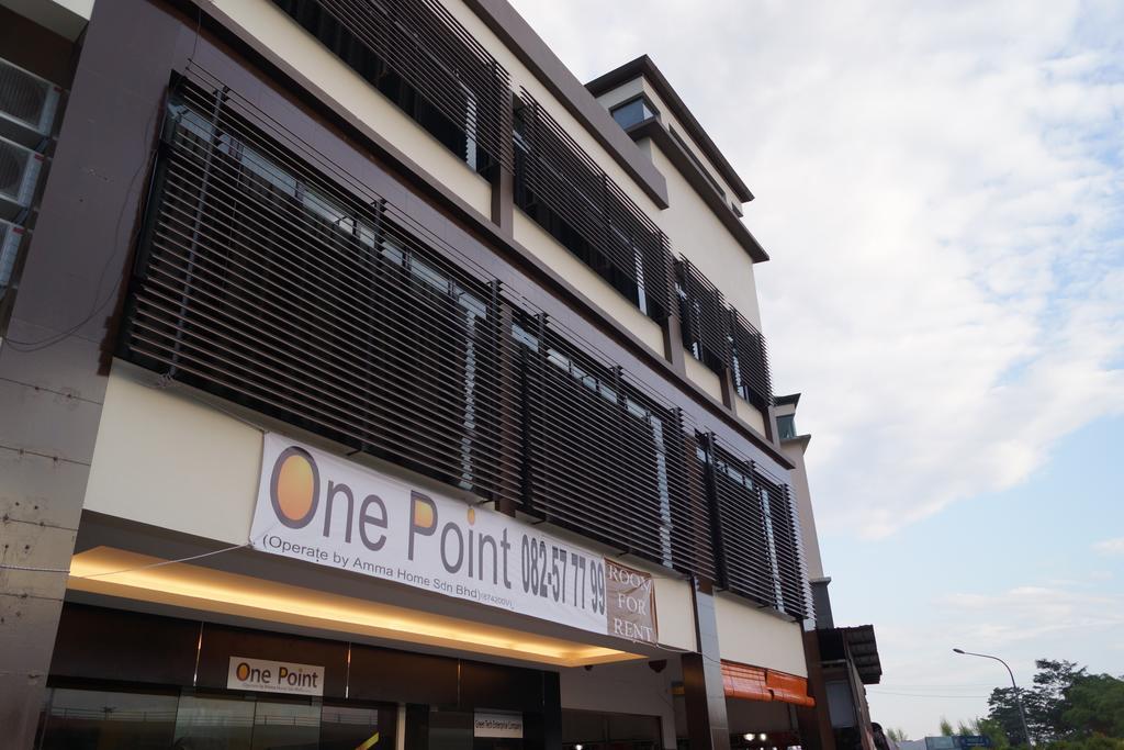 One Point Hotel Kuching Kültér fotó